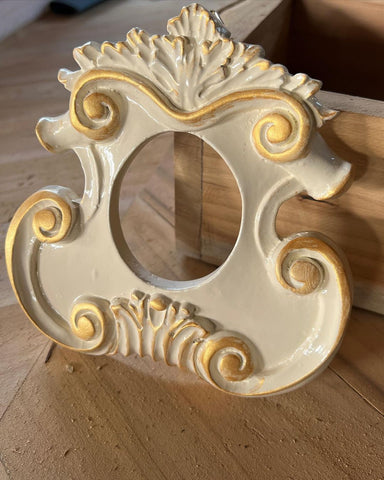 Petite cartouche frame with exquisite scrolls