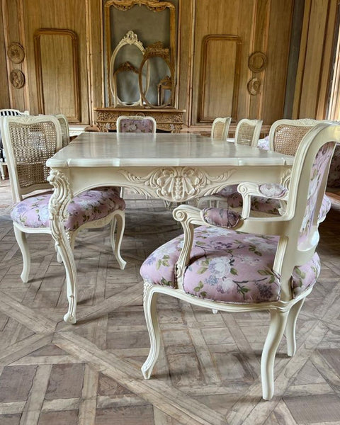 Elegant dining table inspired by Louis XV