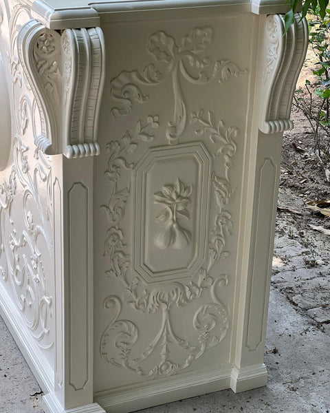 Customised bar inspired by Medusa