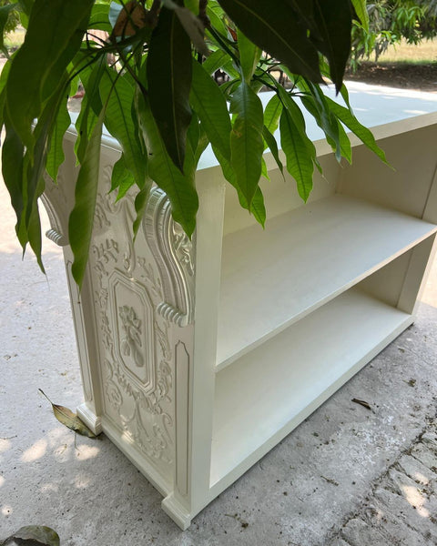 Customised bar inspired by Medusa