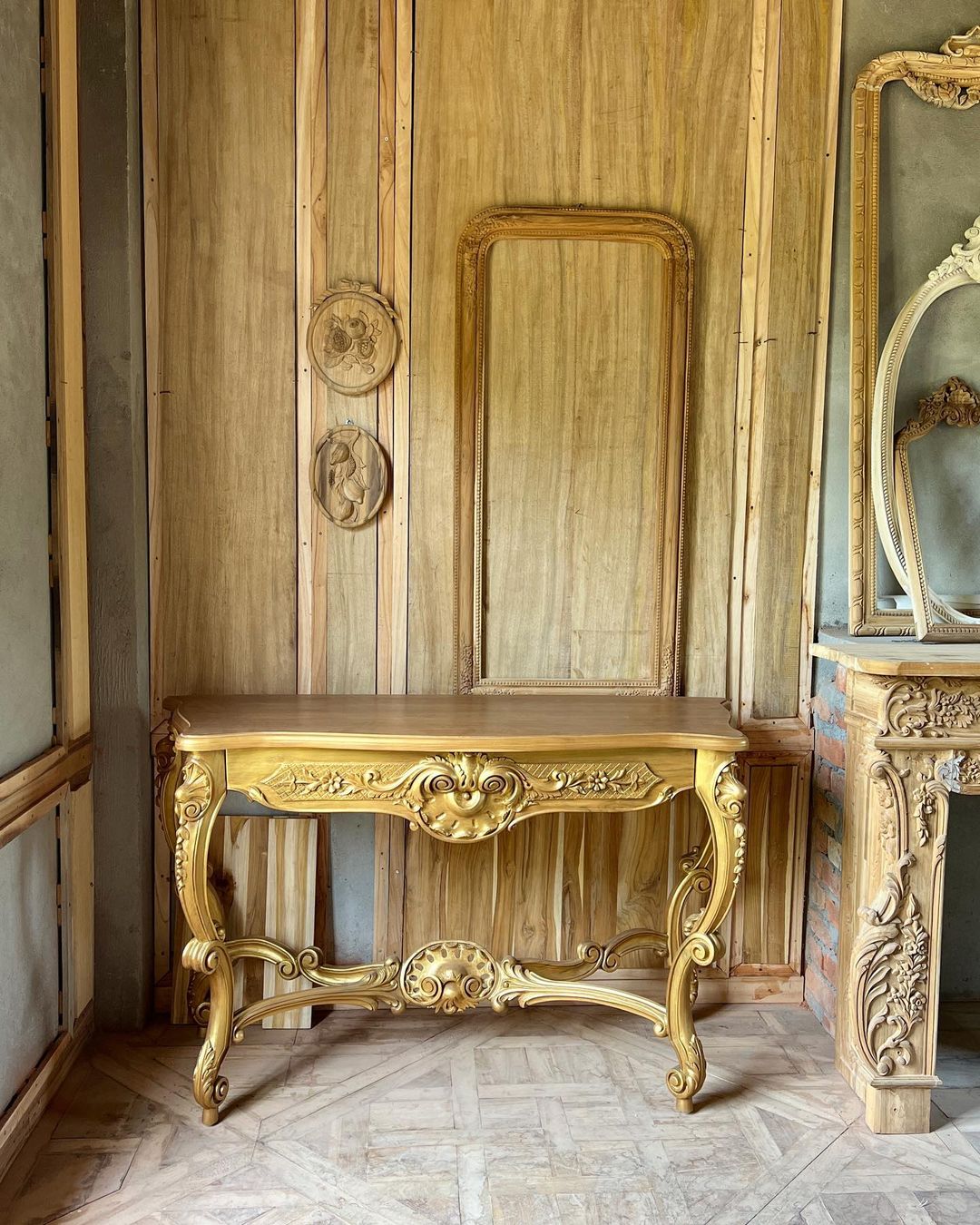 Console table inspired by the Louis XV rococo