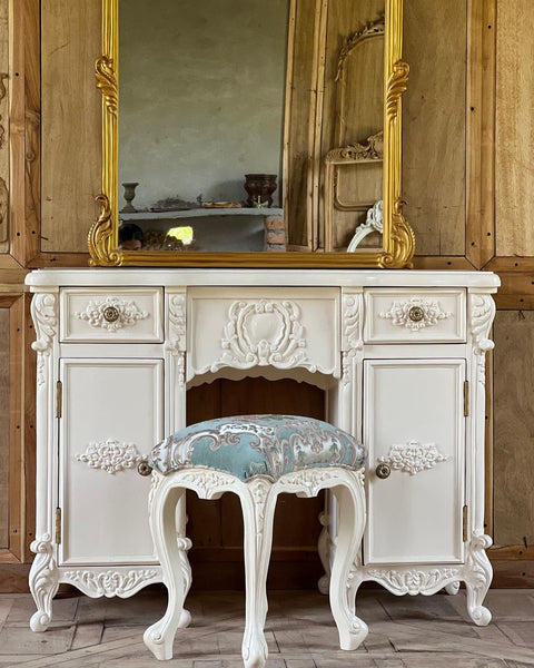 Rococo dressing table set