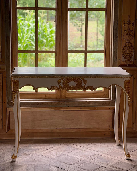 Louis XV console table with cockle shell details