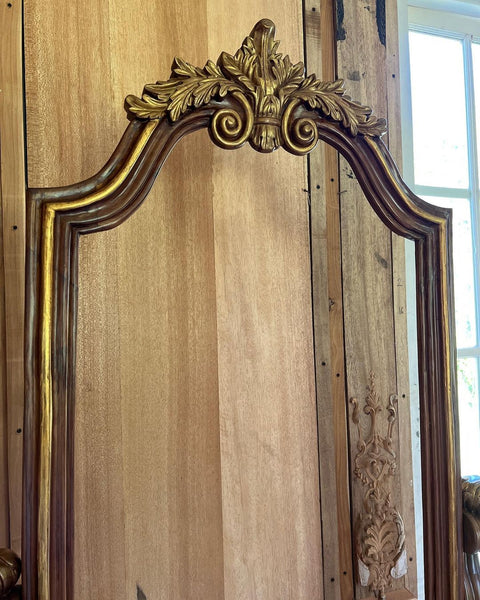 Tuscan-style cheval frame