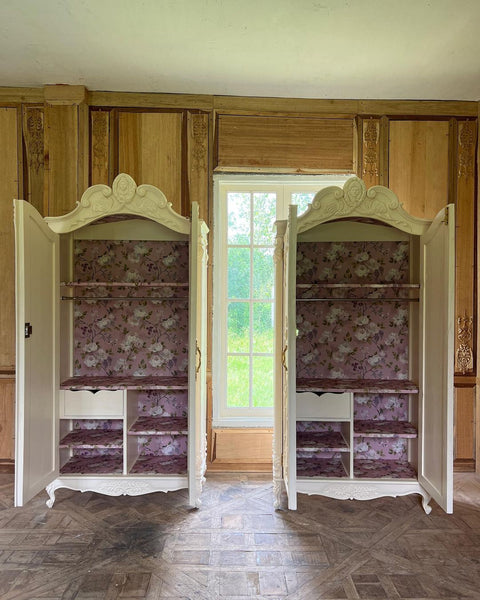Rococo armoire with Apollo or Hera