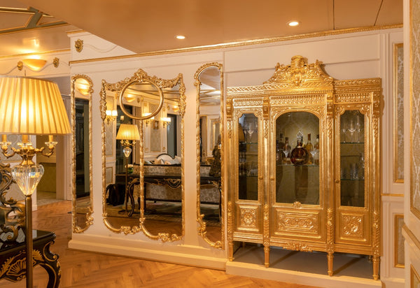 Armoire / storage of the quintessential Louis XVI