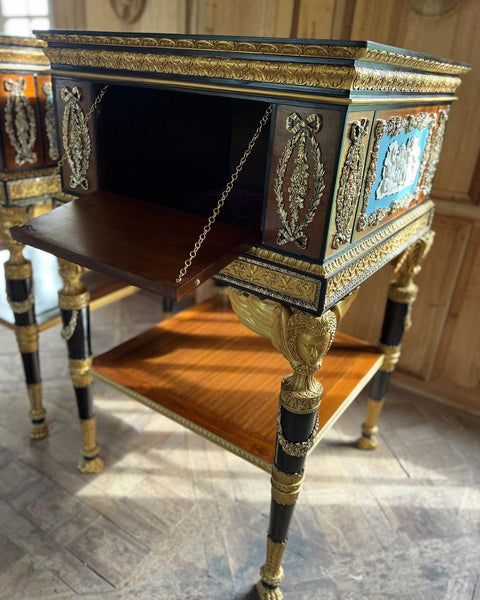 Exceptional Louis XVI casket-on-stand