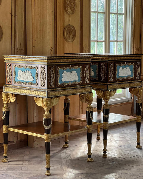 Exceptional Louis XVI casket-on-stand