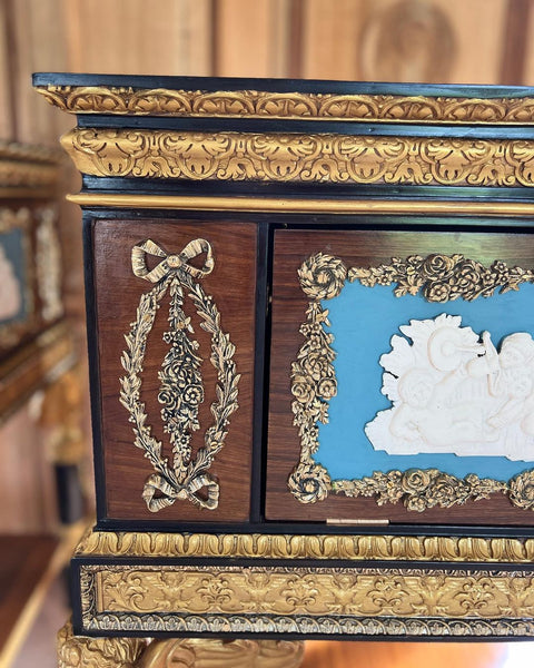 Exceptional Louis XVI casket-on-stand