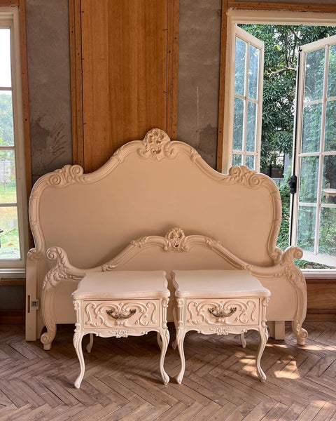 Nightstands / side tables of Louis XV grace