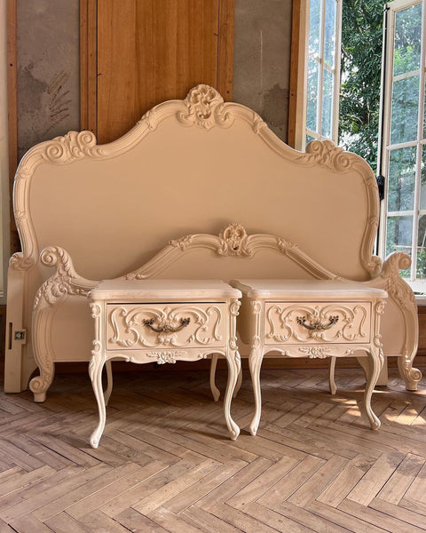 Nightstands / side tables of Louis XV grace
