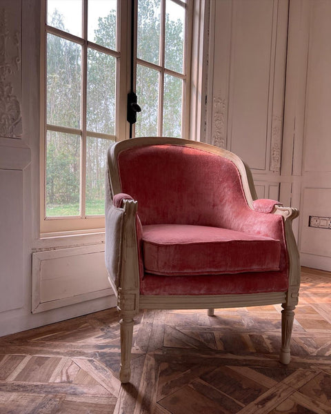 Louis XVI armchair with minimal silhouette