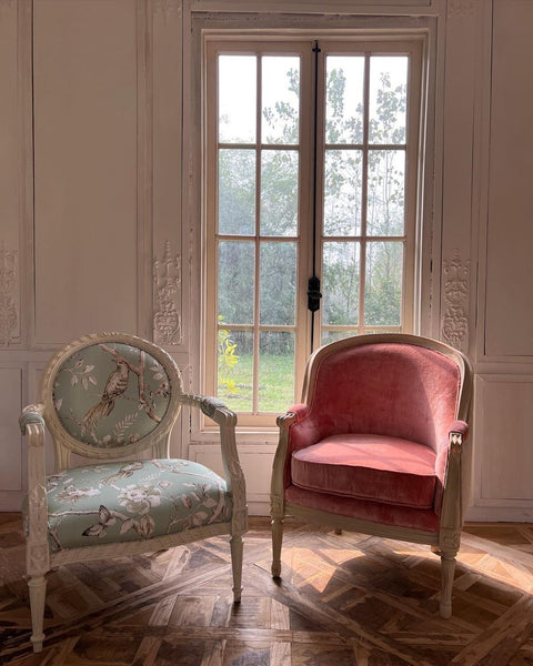 Louis XVI armchair with minimal silhouette~