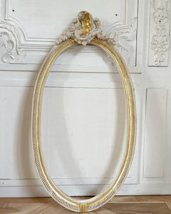 Oval frame with rocaille