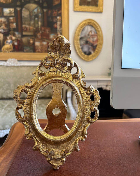 Rococo photo frame in rare oval