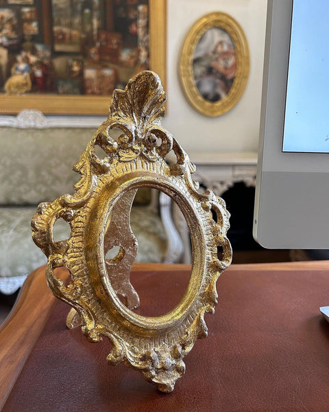 Rococo photo frame in rare oval