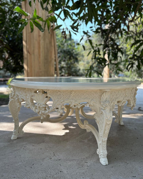 Centre table of Italian baroque features