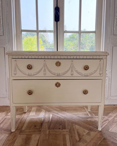 Louis XVI minimal commode