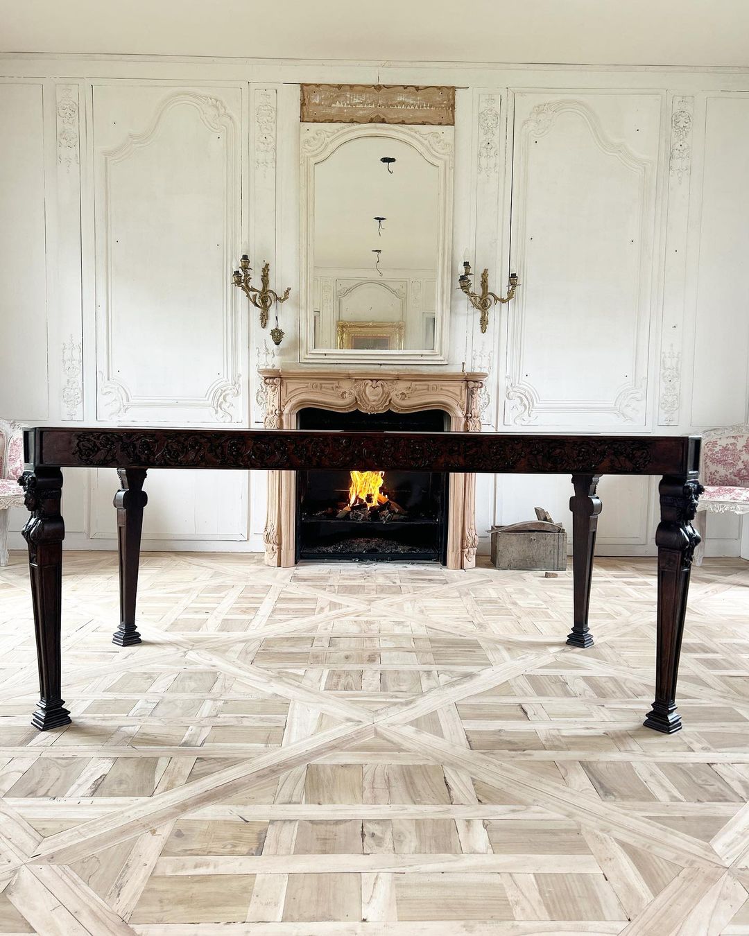 Dining table with caryatids