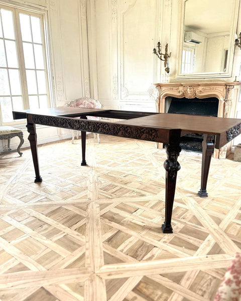 Dining table with caryatids