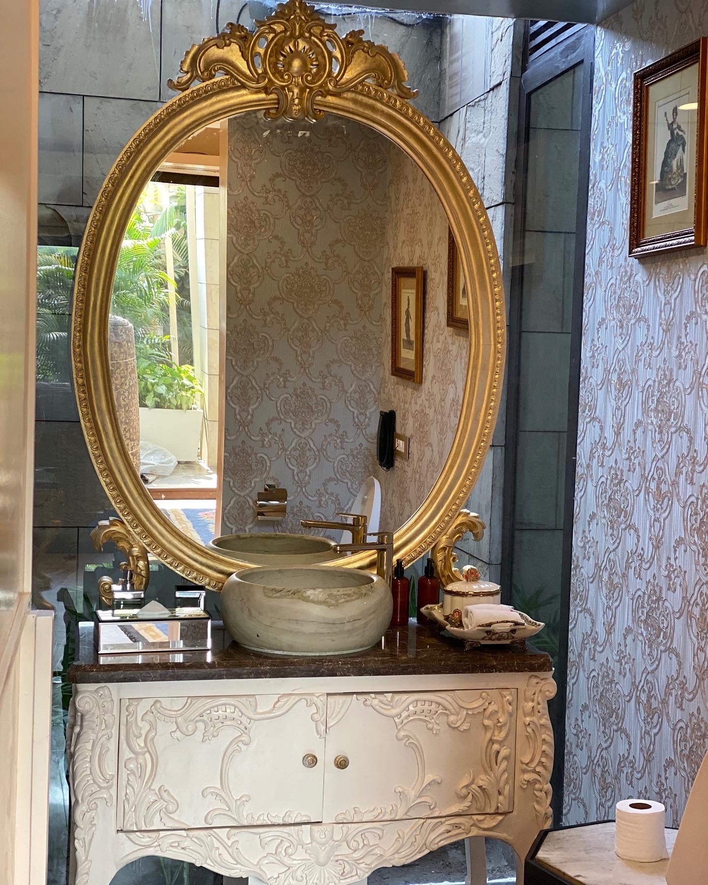 Vanity / commode with subtle bombé sides
