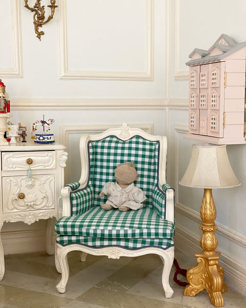 Louis Philippe style chair in petites dimensions for the absolute hearts