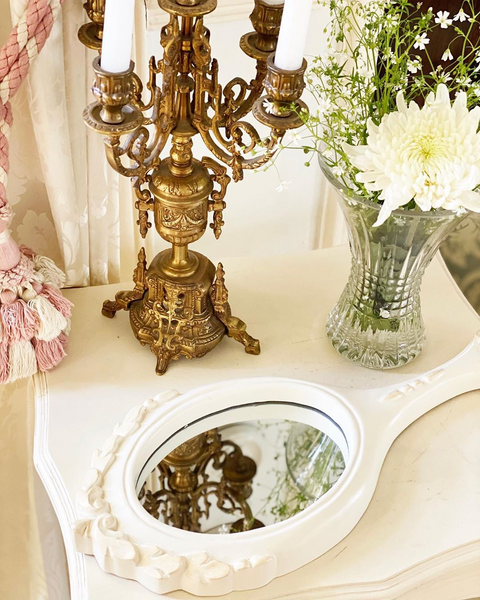 Frames inspired by fables