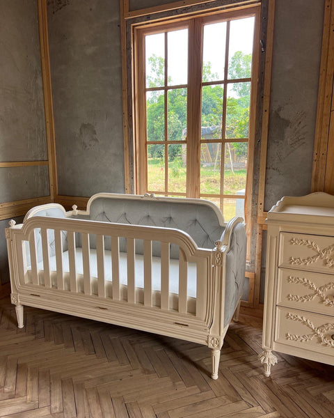 Louis XVI cot inspired by the Unfurling