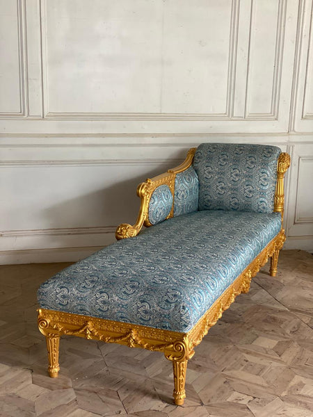 Chaise longue with stunning neoclassical details