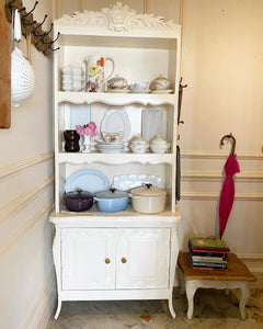 Porcelain cabinet