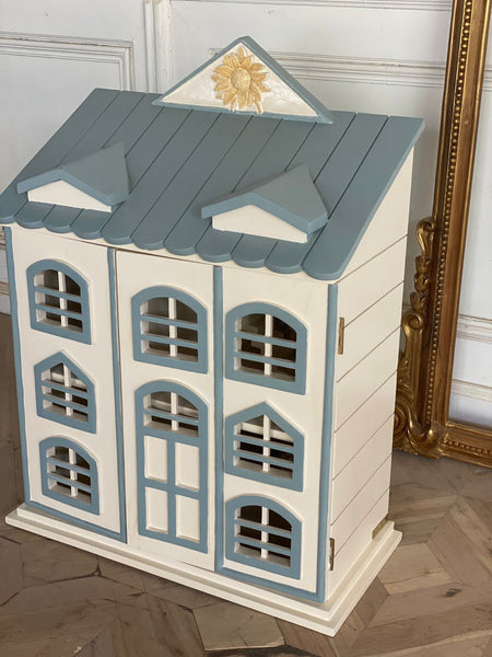 Townhouse dollhouse