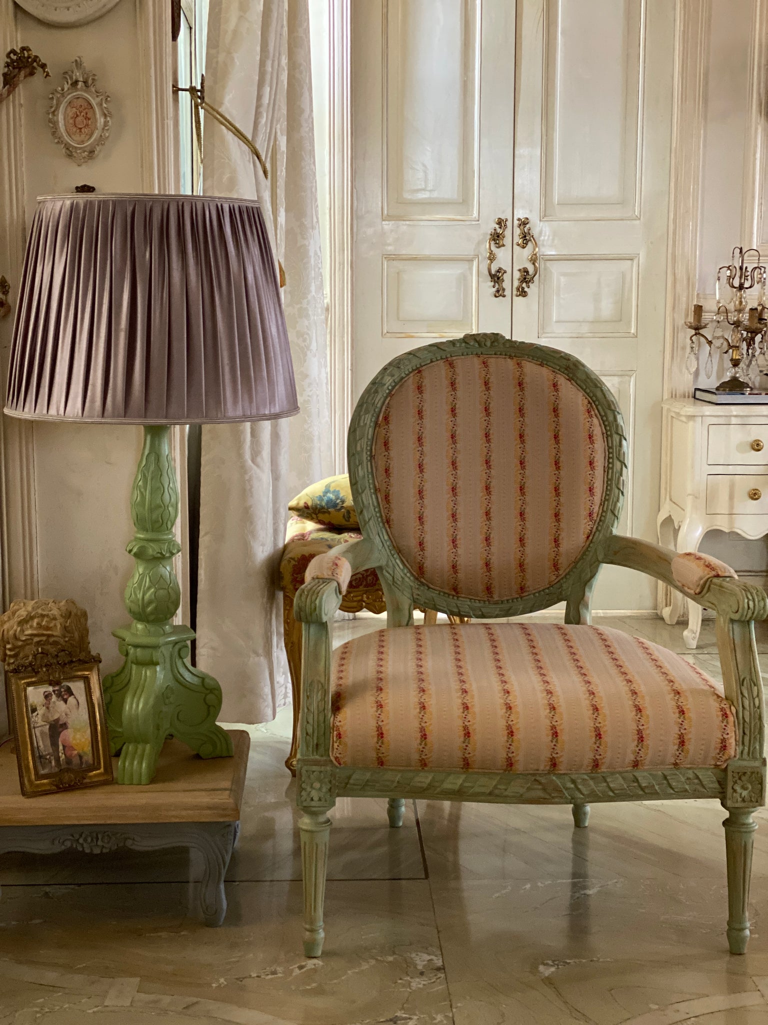 Louis XVI fauteuil
