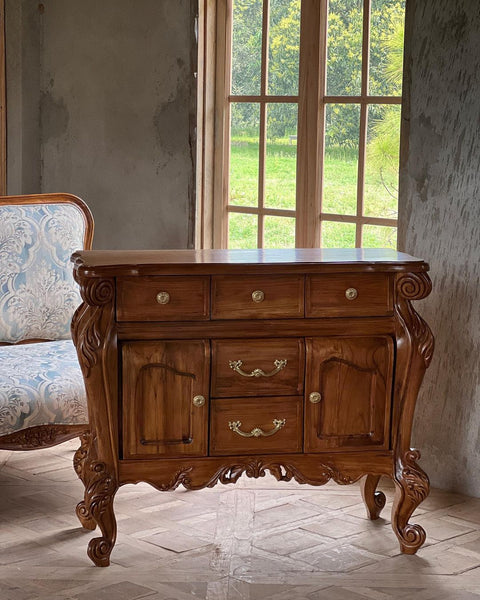 Fabled commode of Louis XV features