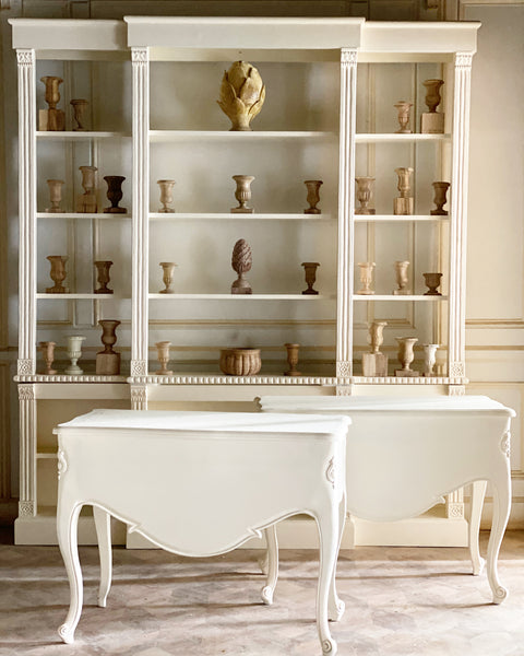 Desk with Louis XV elegance
