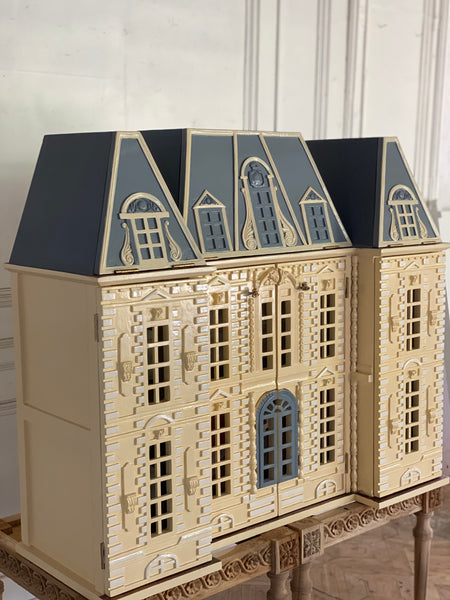 Miniature dollhouse inspired by the Château de Sceaux