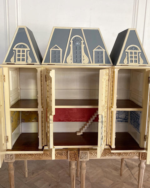Miniature dollhouse inspired by the Château de Sceaux