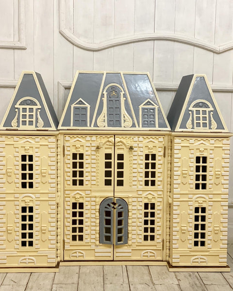 Miniature dollhouse inspired by the Château de Sceaux