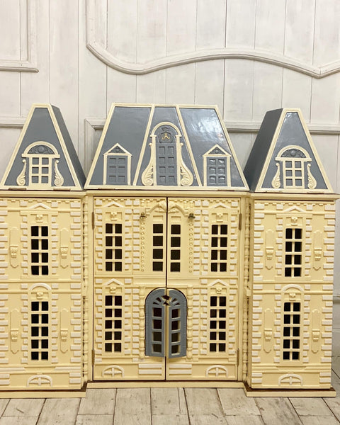 Miniature dollhouse inspired by the Château de Sceaux