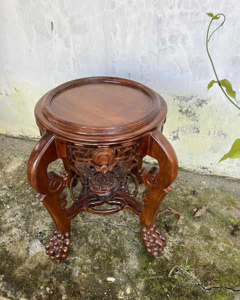 Petite wine stand in chinoiserie