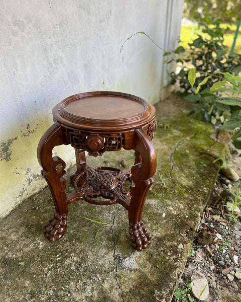Petite wine stand in chinoiserie