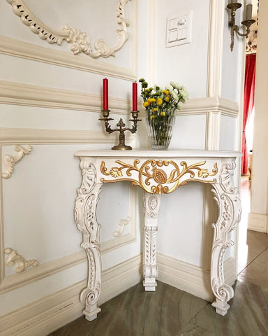 Meuble d'angle / corner table with pomegranate motif