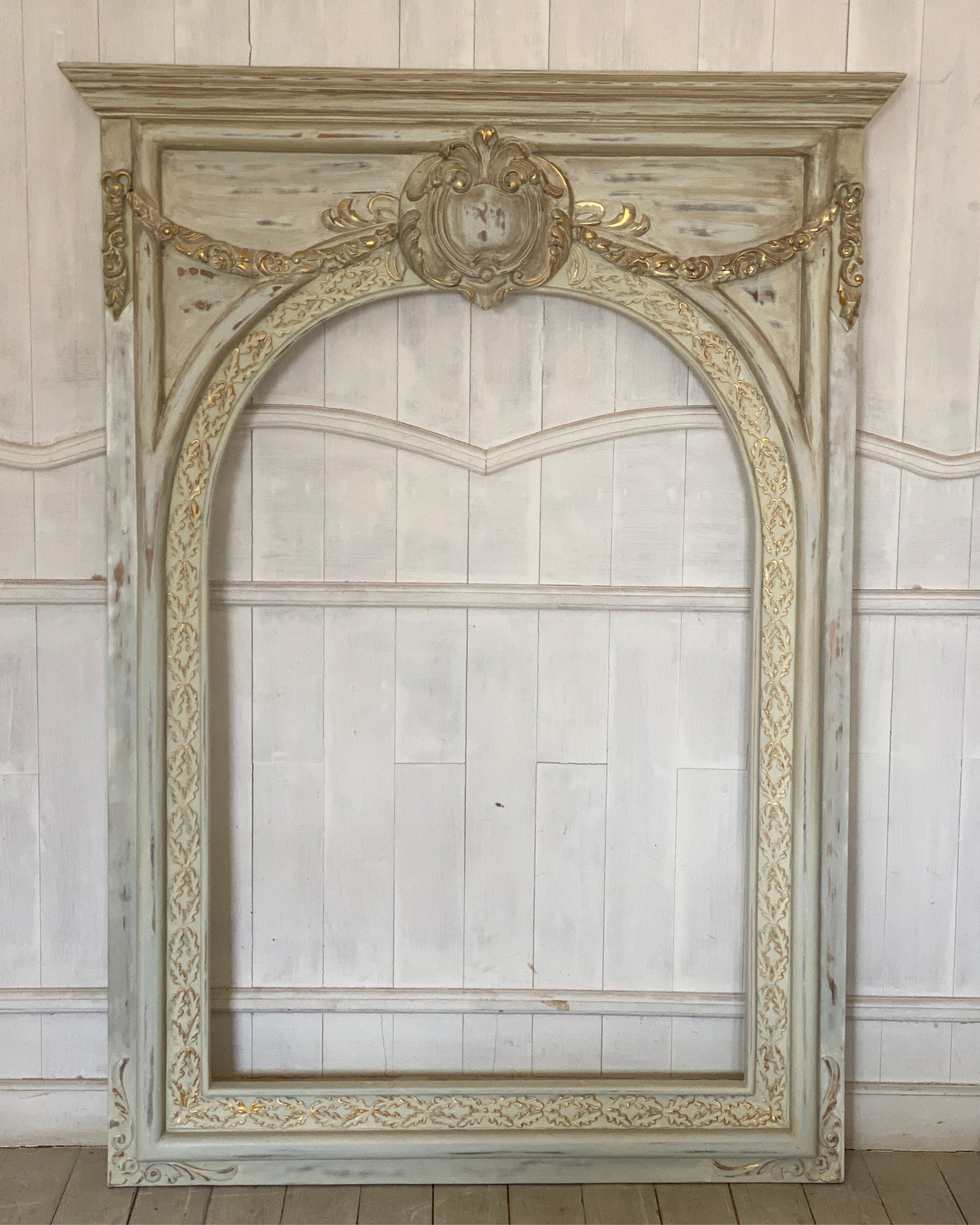 Elegant trumeau frame