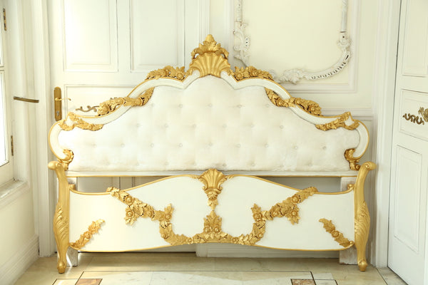 The Italian baroque bed