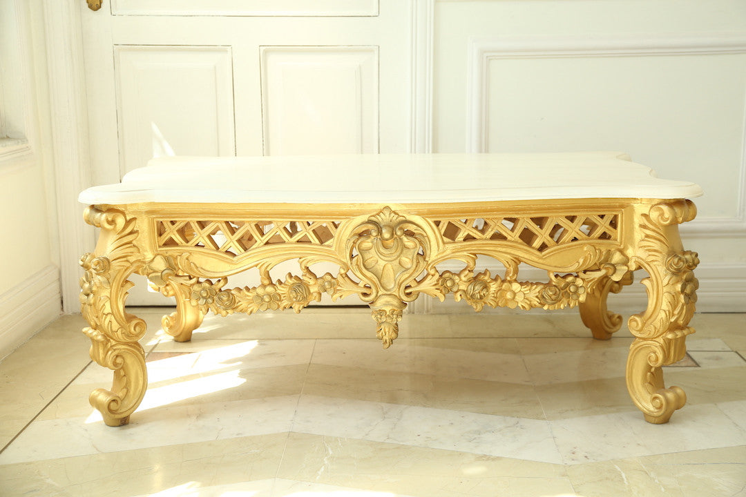 Centre table of Italian baroque features