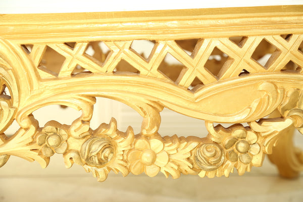 Centre table of Italian baroque features