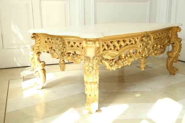Centre table of Italian baroque features