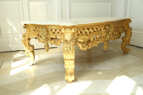 Centre table of Italian baroque features