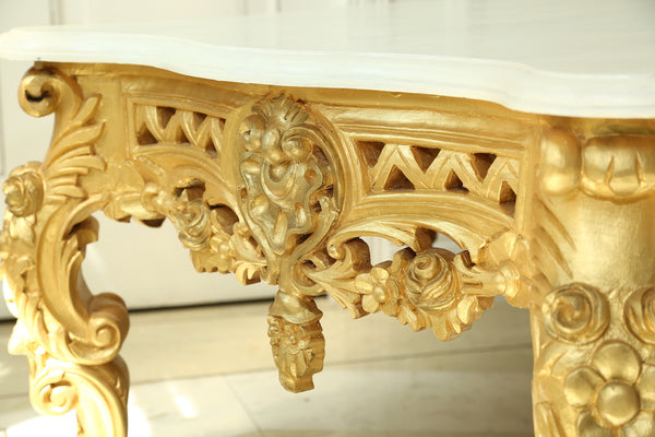 Centre table of Italian baroque features