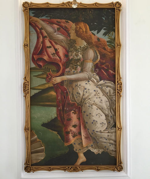Sleek Louis XV frame with cockle~
