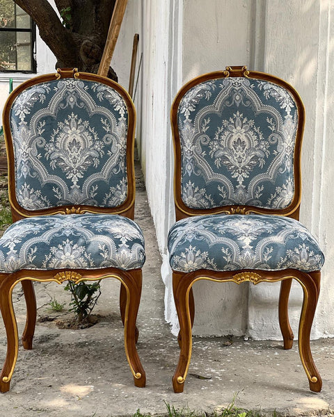 Franglaise chairs of petits proportions